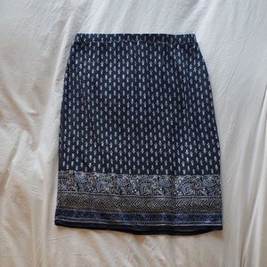 Skirt with elastic waistband